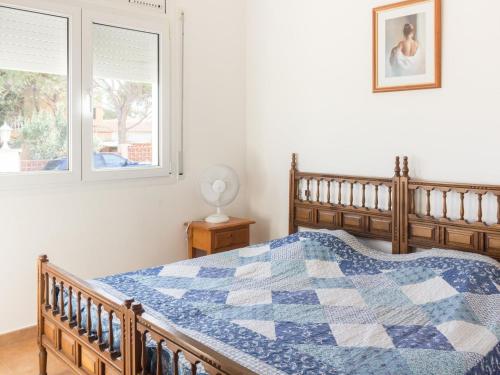 Relaxing Holiday Home in L'Escala with Swimming Pool - image 4