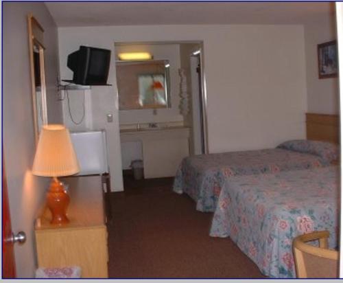 2 double beds