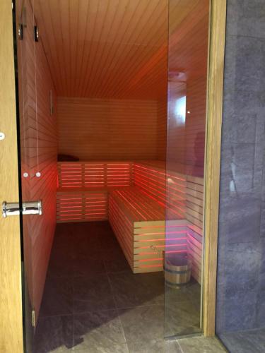 Hotel Edelweiss - image 13