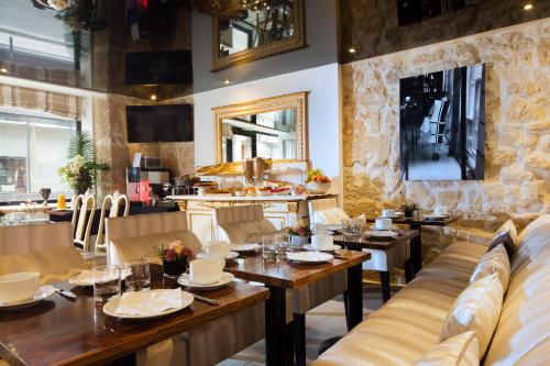 Food and beverages, Hotel du Lion d'Or Louvre in 1st - Louvre - Chatelet