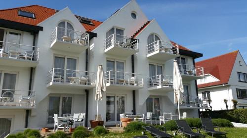 Hotel Approach - image 6