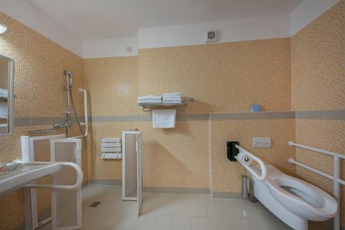 Double Room with Balcony - Park Side - Disability Access
