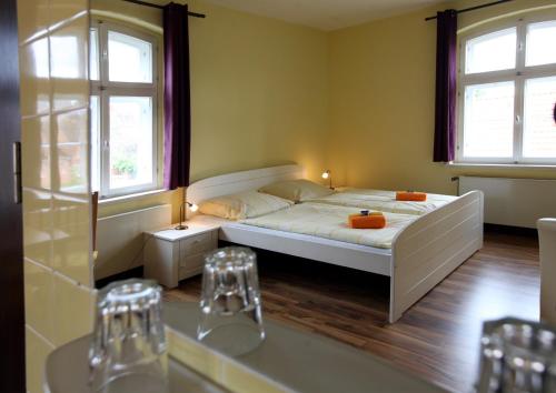 2 twin beds