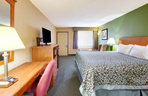 Days Inn by Wyndham Fairfield - image 5