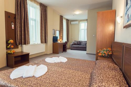 Hotel Varosha - image 11