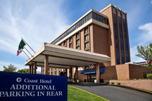 Coast Wenatchee Center Hotel - image 11