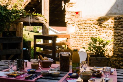 อาหารและเครื่องดื่ม, Chambre chez Annick in โอโลรง-เอแรร์