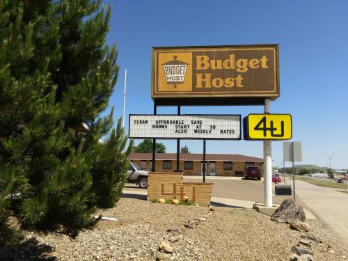 Exterior view, Budget Host 4U Motel in Bowman (ND)