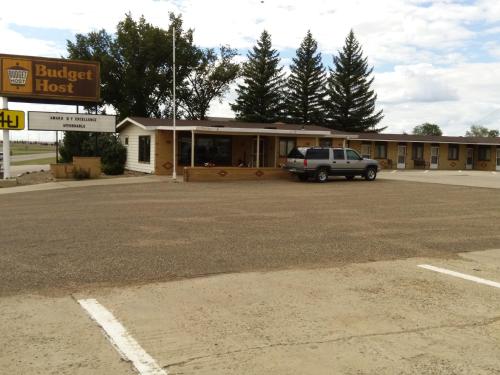 Exterior view, Budget Host 4U Motel in Bowman (ND)