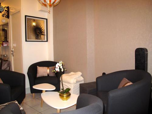 Restaurant, Nouvel Hotel in Saint-Raphael