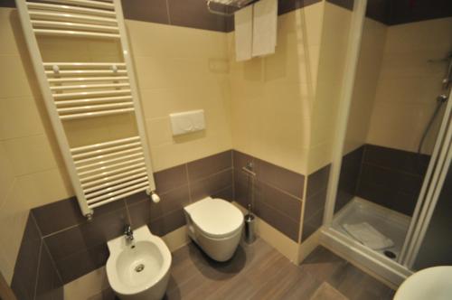 Hotel 325 Tor Vergata - image 13