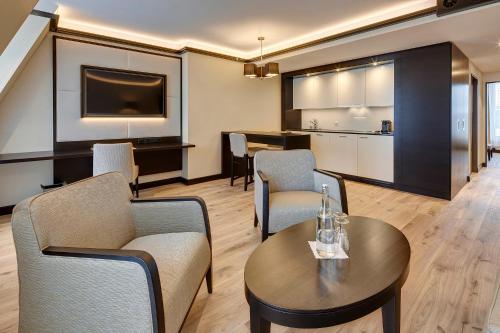 บริการและสิ่งอำนวยความสะดวก, โรงแรม โมโนโพล ลูเซิร์น (Hotel Monopol Luzern) in ลูแซร์น