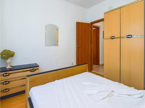 Two-Bedroom Apartment in Pucisca in Pučišća