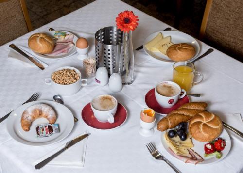 Hotel Breitenlee - main image