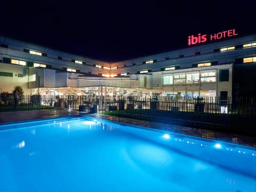 Πισίνα, ibis Site du Futuroscope in Πουατιέ