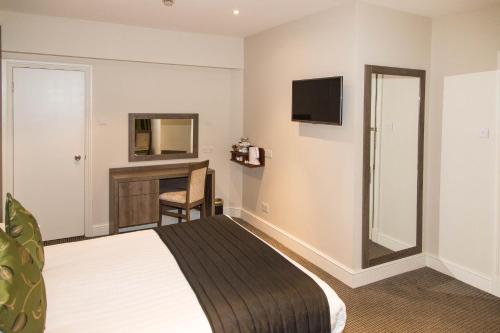 Kensington Gardens Hotel - image 13