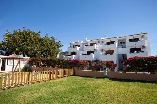 Apartamentos Cristina - image 6