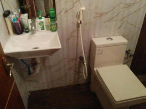 Contemporary 3BHK Apartment next to Acropolis Mall near Ruby
