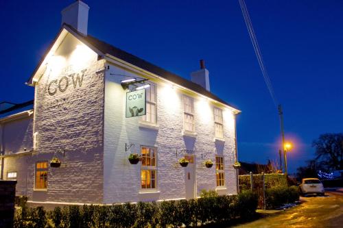 The Cow Dalbury - Accommodation - Dalbury Lees