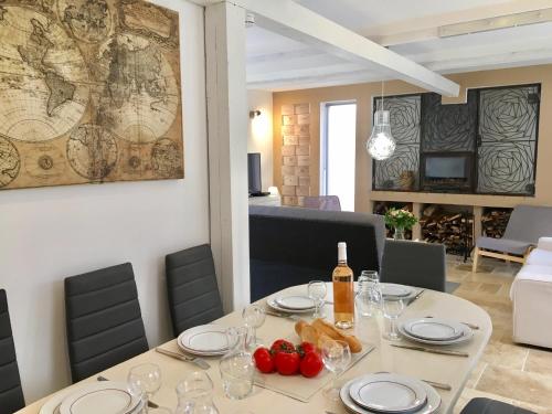 Le Carros - Villa Privée Au Sein D'un Mas Provençal- 8 Personnes gîte à louer Carros