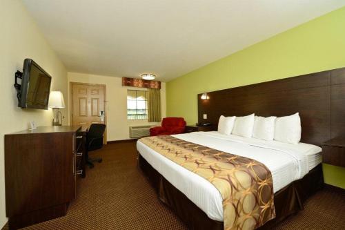 Americas Best Value Inn & Suites Lake Charles At I-210 Exit 11 Photo 13