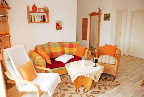 One-Bedroom Apartment image 3