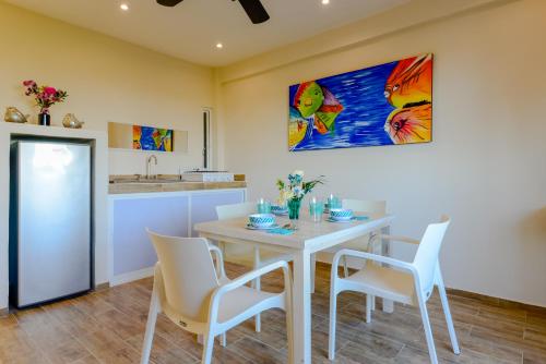 Condo Casa del Arbol Located in Playacar, Condo Casa del Arbol is a perfect starting point from which to explore Playa Del Carmen. The property has everything you need for a comfortable stay. Service-minded staff will wel