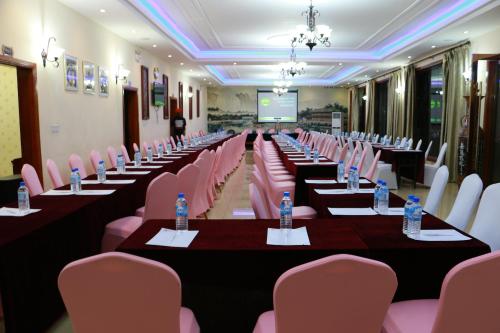 Oriental Swan Hotel