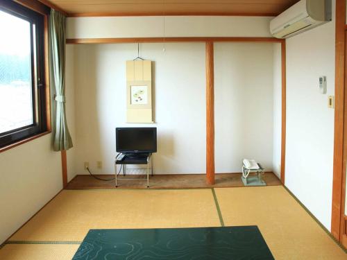 Japanese-Style Room - Smoking