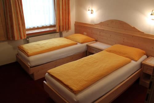 Small Economy Twin Room 