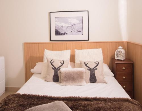 Chezmoihomes Miramar Ski 8 sleeps - image 6