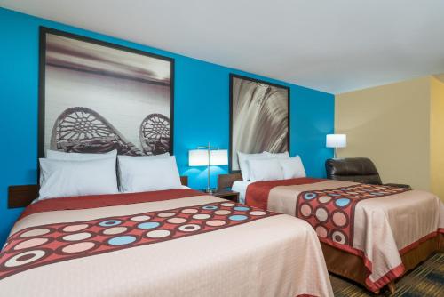 Super 8 by Wyndham Rochester Mayo Clinic Area - image 10