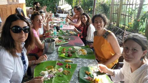 

Pulari Holidays