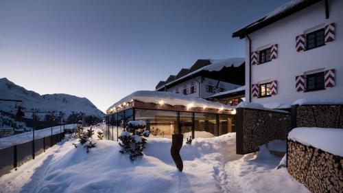 入口, Hotel Jagdschloss Resort in 庫泰