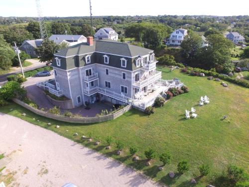 Payne's Harbor View Inn - image 8