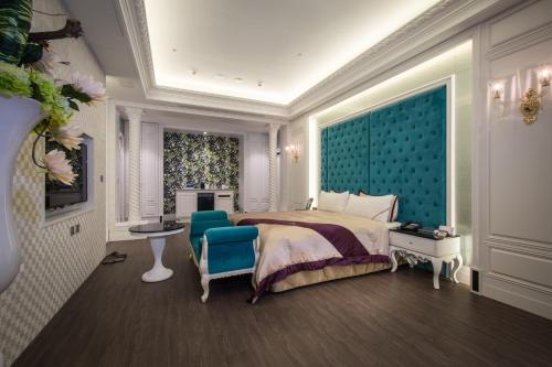 room detail thumbnail 0