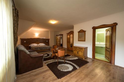 Superior Double or Twin Room with Mountain View