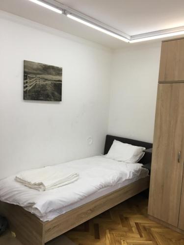 Apartment Centar - image 4