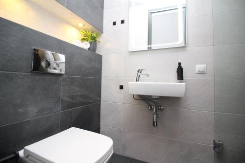 Studio Apartment C34 image 4
