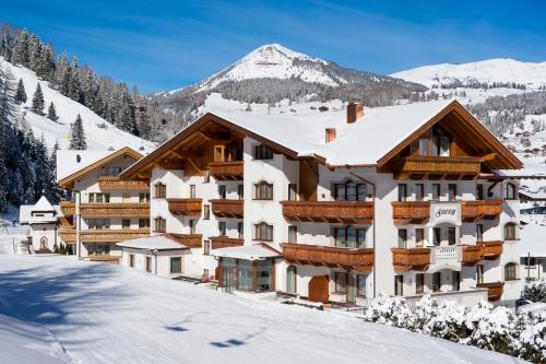 Savoy Dolomites Luxury & Spa Hotel - image 5
