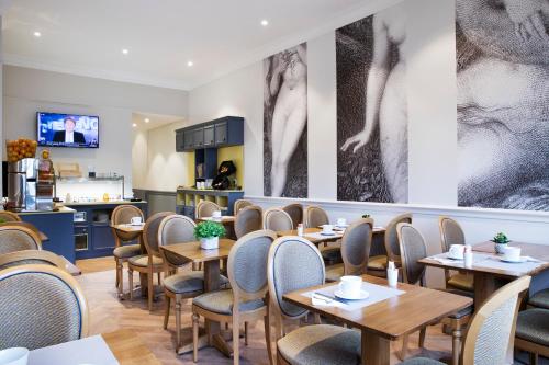 อาหารและเครื่องดื่ม, โรงแรมเด รัว แวร์ซาย (Hotel des Roys Versailles) in แวร์ซาย