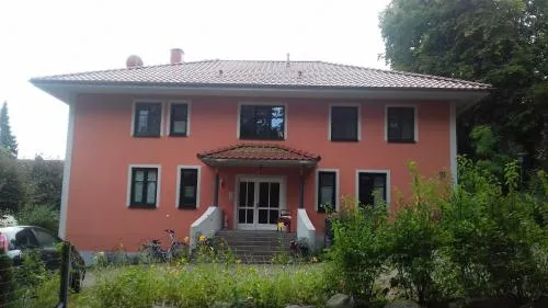Fewo 2 Ferienwohnung Waren Müritz - Haus Buchen am Tiefwarensee - 2 Zi in Waren Müritz, Deutschland