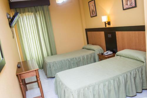 Hostal La Palmera - image 6