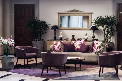 Lobby, Hotel Real Maestranza in Guadalajara