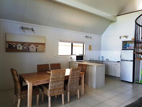 Cardwell Beachcomber Motel & Tourist Park in Cardwell