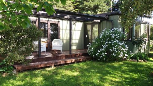 ทางเข้า, Idyllic Country Garden in มานากาอู