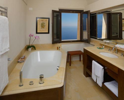 Suite Premium con terraza y vistas al mar