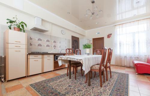 Guesthouse on Kyzyl-armeyskaya - image 3