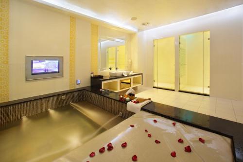 Roman Holiday Motel in Dali District