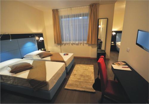 Hotel 325 Tor Vergata - image 14